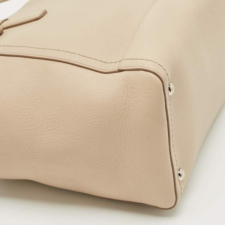 Pre Owned Salvatore Ferragamo Beige Leather Verve Tote