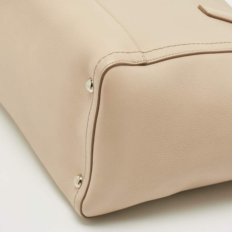 Pre Owned Salvatore Ferragamo Beige Leather Verve Tote