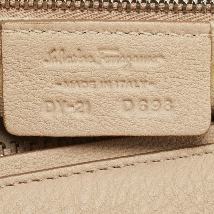 Pre Owned Salvatore Ferragamo Beige Leather Verve Tote