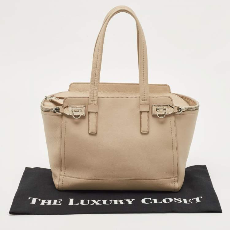 Pre Owned Salvatore Ferragamo Beige Leather Verve Tote