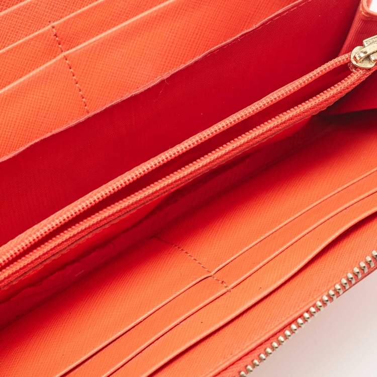 Pre Owned Salvatore Ferragamo Orange Leather Double Gancio Zip Around Wallet