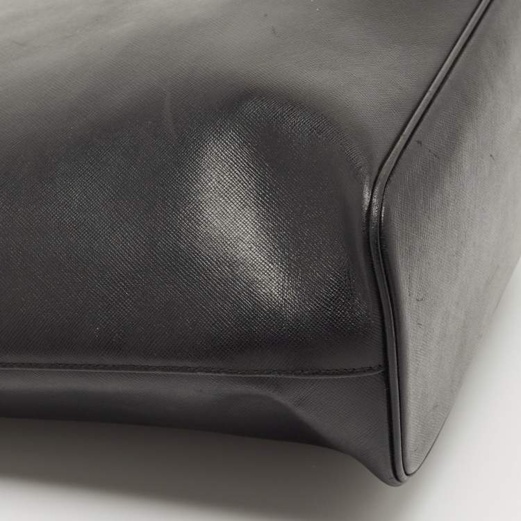 مملوكة مسبقًا Salvatore Ferragamo Black Leather Tote