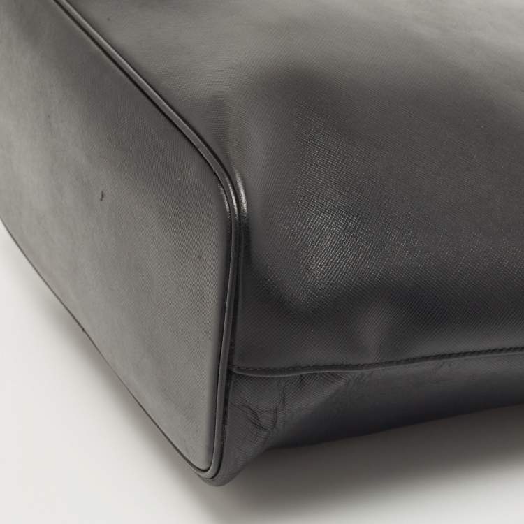 مملوكة مسبقًا Salvatore Ferragamo Black Leather Tote