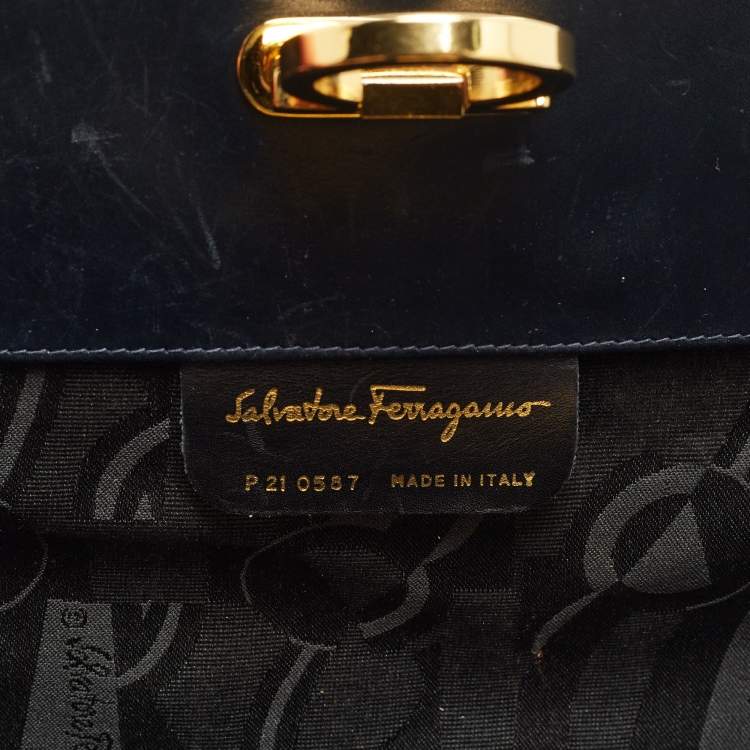 Pre Owned Salvatore Ferragamo Dark Blue Leather Chain Bag