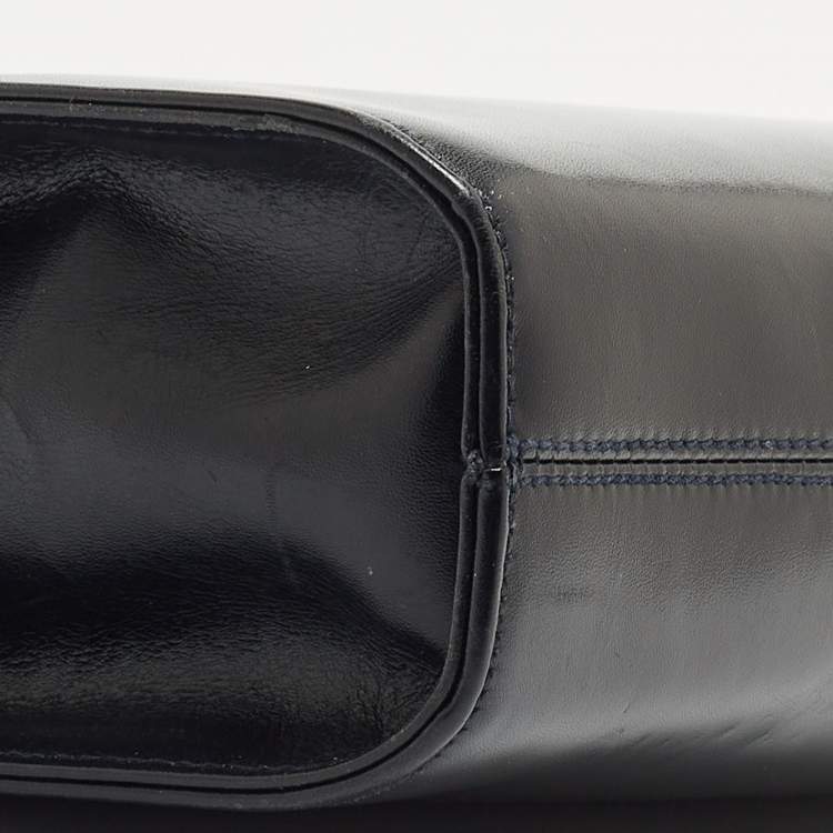 Pre Owned Salvatore Ferragamo Dark Blue Leather Chain Bag