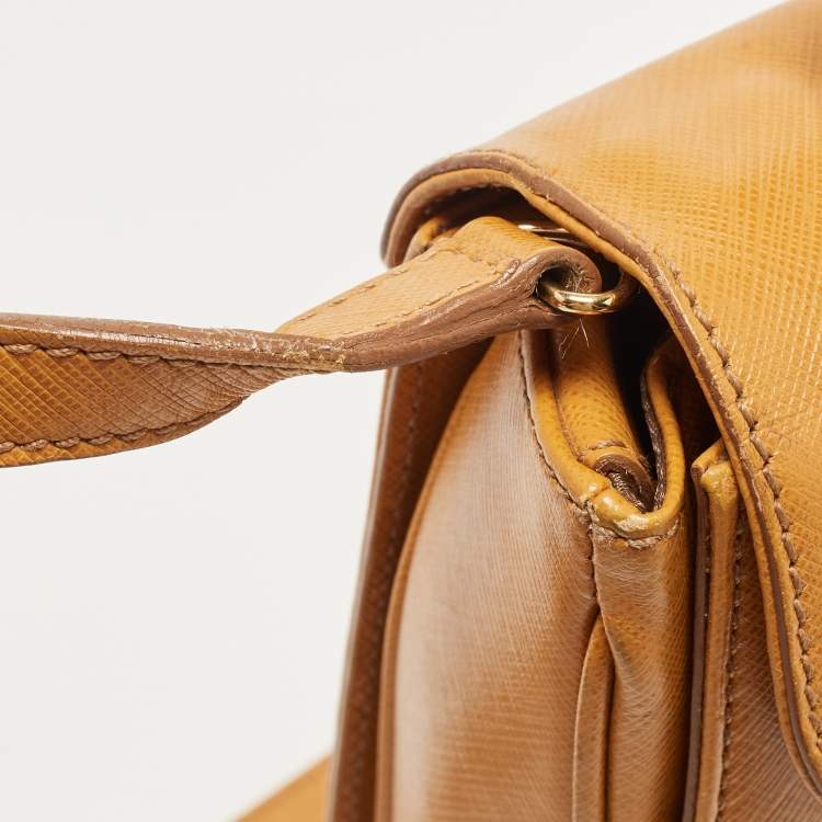 Pre Owned Salvatore Ferragamo Mustard Leather Kelly Top Handle Bag