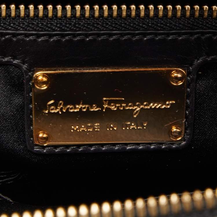 مملوكة مسبقًا Salvatore Ferragamo Black Leather Medium Fiamma Satchel