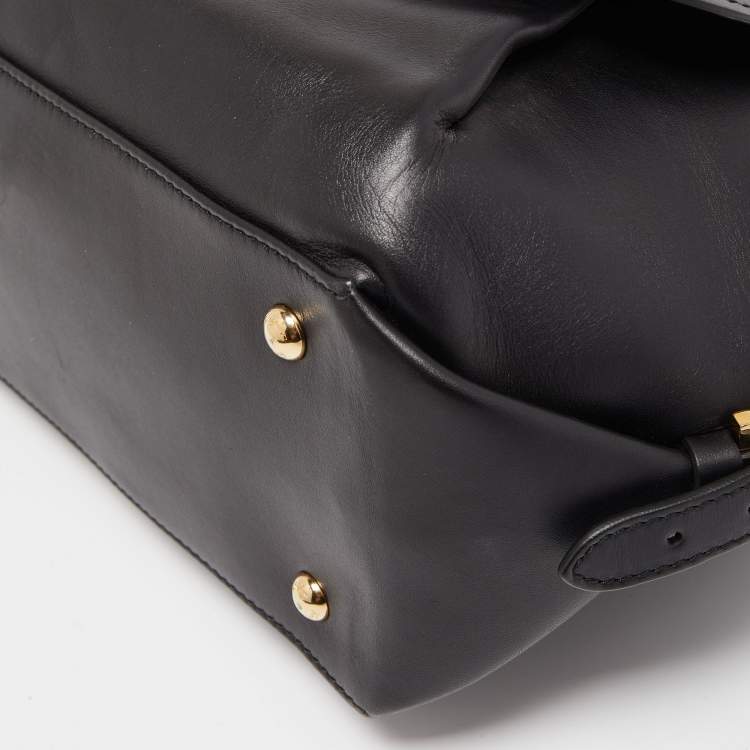 مملوكة مسبقًا Salvatore Ferragamo Black Leather Medium Fiamma Satchel