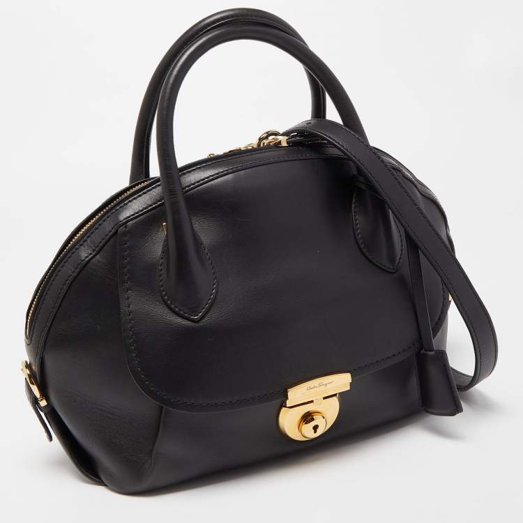 مملوكة مسبقًا Salvatore Ferragamo Black Leather Medium Fiamma Satchel