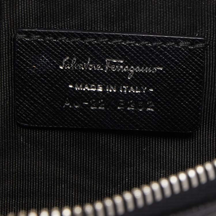 Pre Owned Salvatore Ferragamo Black Leather Gancio Wristlet Zip Pouch