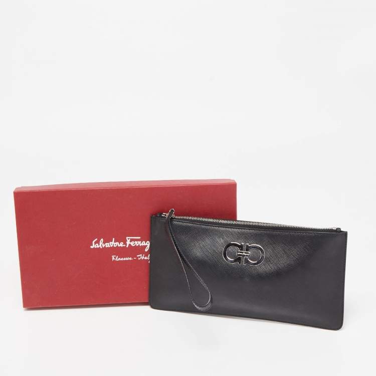 Pre Owned Salvatore Ferragamo Black Leather Gancio Wristlet Zip Pouch