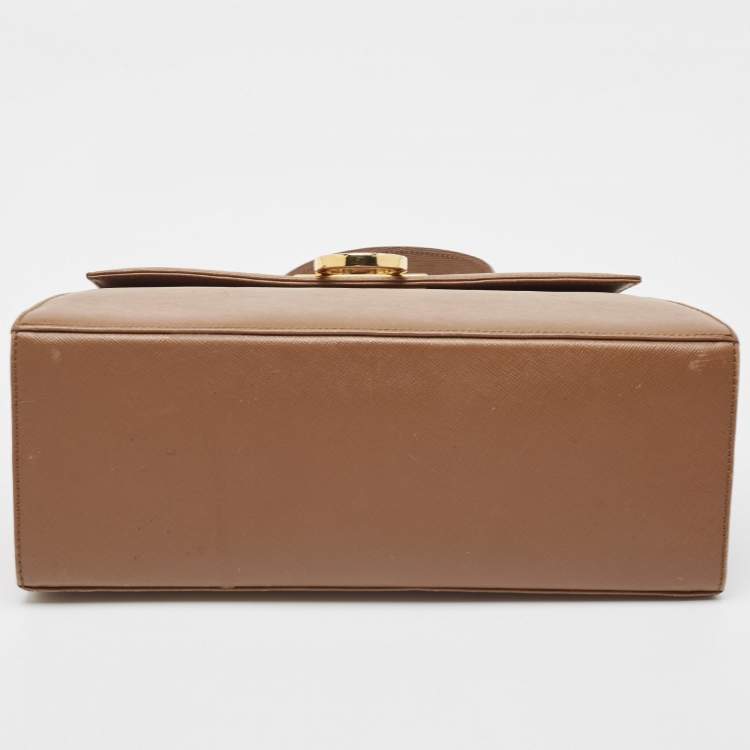 مملوكة مسبقًا Salvatore Ferragamo Brown Leather Kelly Top Handle Bag