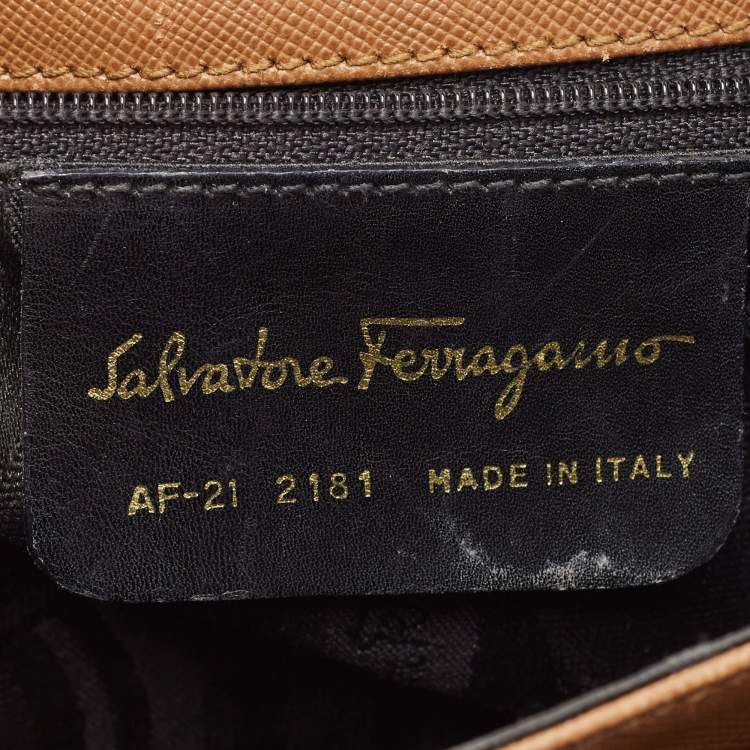 مملوكة مسبقًا Salvatore Ferragamo Brown Leather Kelly Top Handle Bag