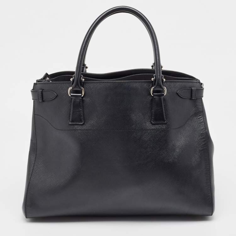 مملوكة مسبقًا Salvatore Ferragamo Black Leather Large Beky Tote