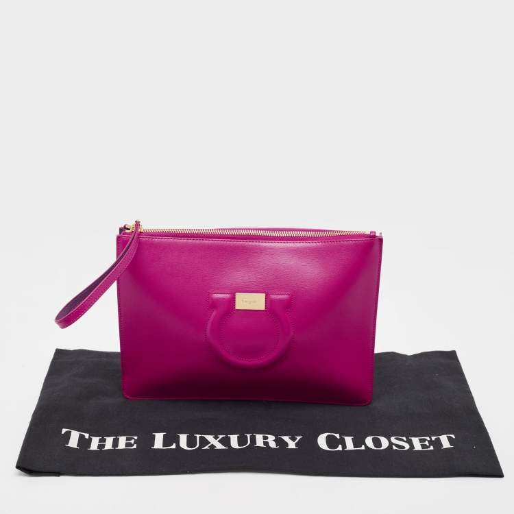 Pre Owned Salvatore Ferragamo Pink Leather Gancini Embossed Wristlet Zip Pouch