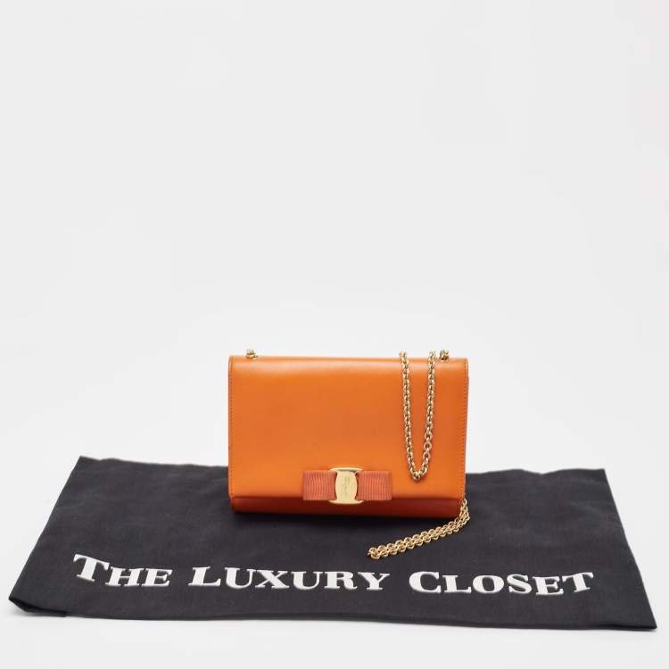Pre Owned Salvatore Ferragamo Orange Leather Vara Bow Crossbody Bag
