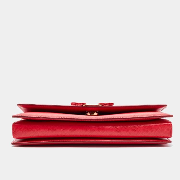 Pre Owned Salvatore Ferragamo Red Leather Vara Bow Chain Shoulder Bag