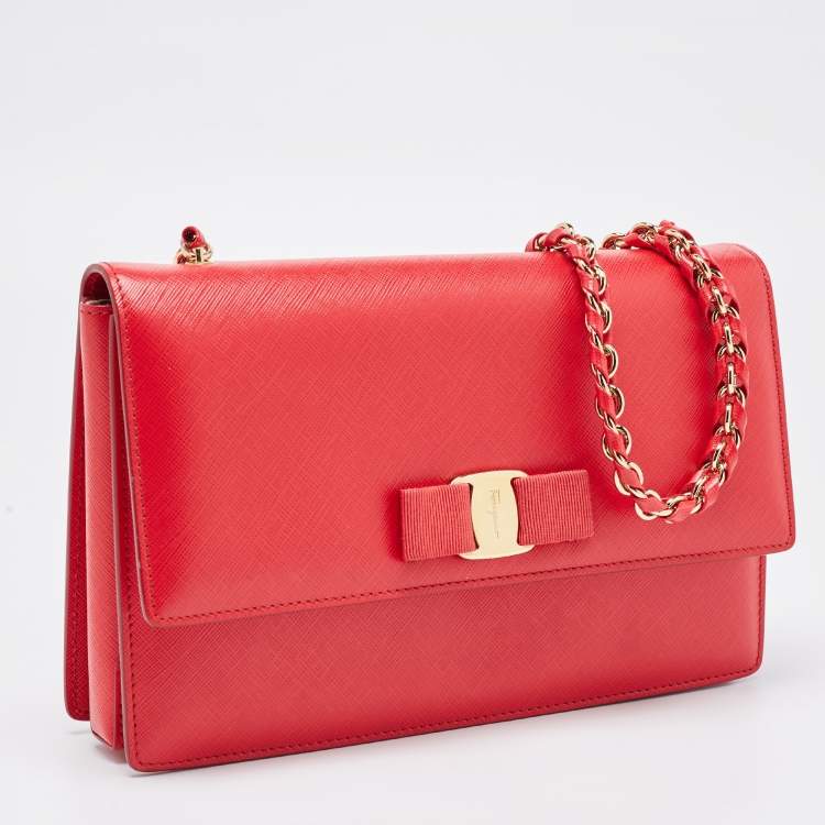 Pre Owned Salvatore Ferragamo Red Leather Vara Bow Chain Shoulder Bag