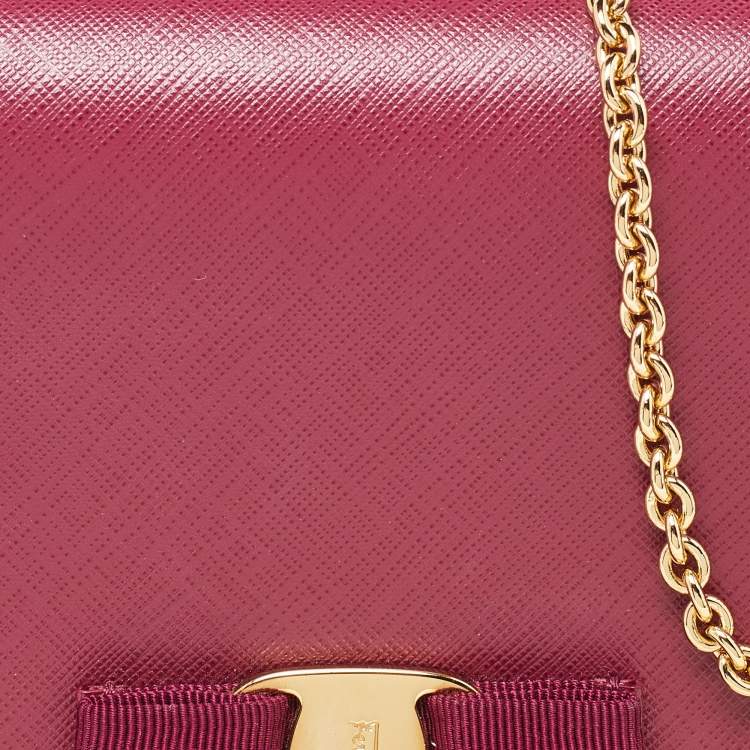 Pre Owned Salvatore Ferragamo Dark Pink Leather Vara Bow Chain Bag