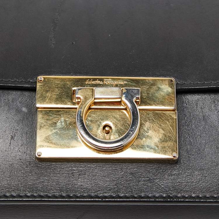 مملوكة مسبقًا Salvatore Ferragamo Black Leather Aileen Shoulder Bag