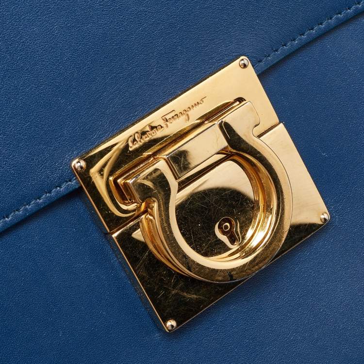 مملوكة مسبقًا Salvatore Ferragamo Navy Blue Leather Gancio Lock Shoulder Bag