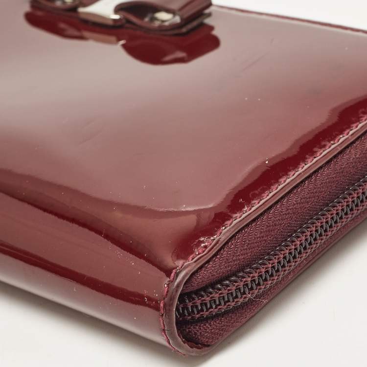 Pre Owned Salvatore Ferragamo Burgundy Patent Leather Vara Bow Zip Around Wallet