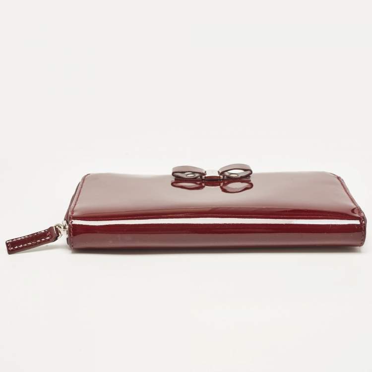 Pre Owned Salvatore Ferragamo Burgundy Patent Leather Vara Bow Zip Around Wallet