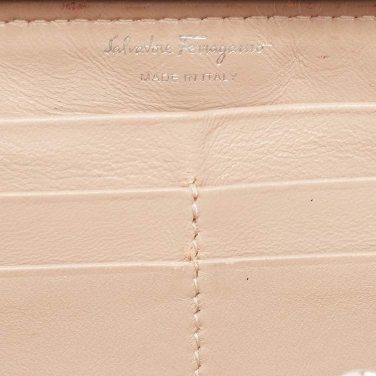 Pre Owned Salvatore Ferragamo Burgundy Patent Leather Vara Bow Zip Around Wallet