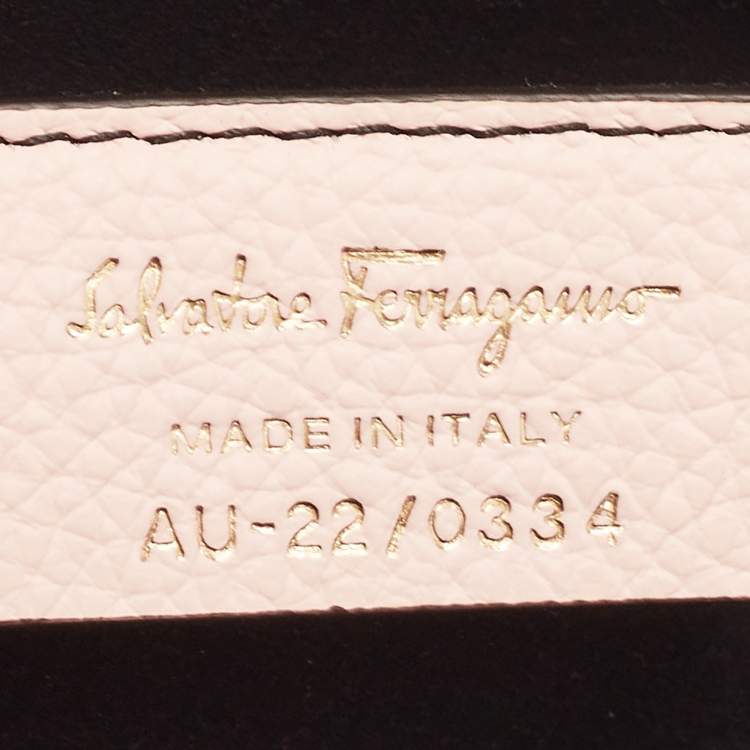 مملوكة مسبقًا Salvatore Ferragamo Pink Leather Gancini Crossbody Bag