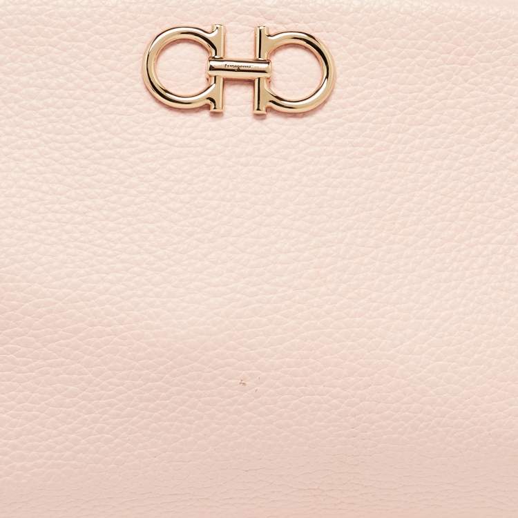 مملوكة مسبقًا Salvatore Ferragamo Pink Leather Gancini Crossbody Bag