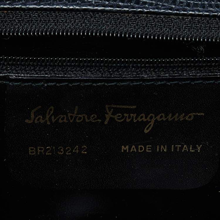 مملوكة مسبقًا Salvatore Ferragamo Navy Blue Lizard Embossed Leather Gancini Flap Crossbody Bag