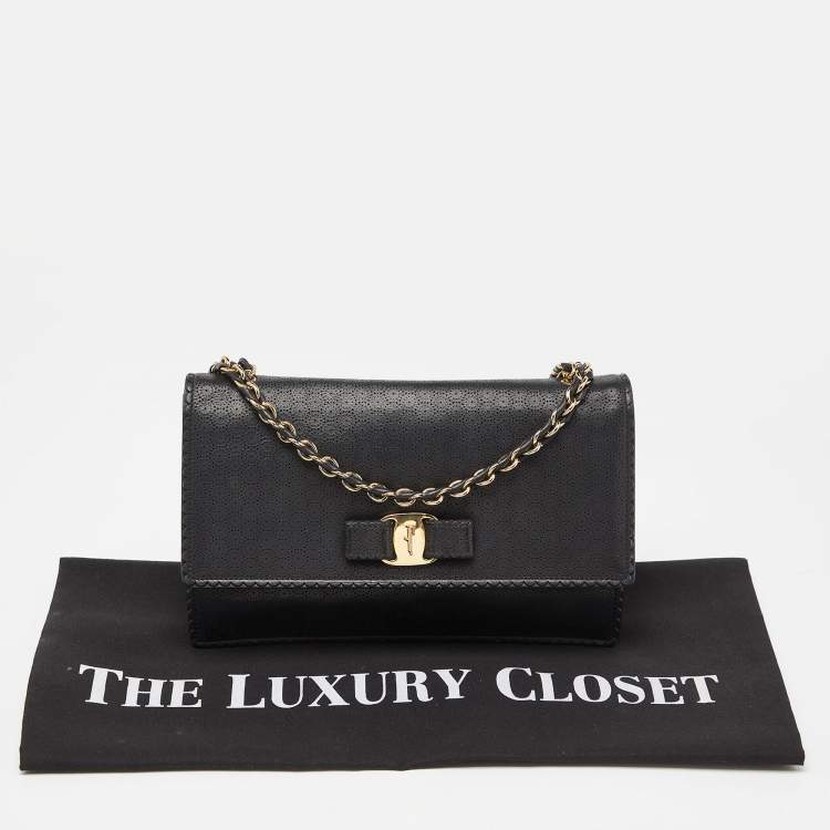 Pre Owned Salvatore Ferragamo Black Leather Vara Bow Chain Shoulder Bag