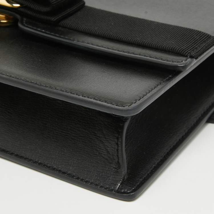 Pre Owned Salvatore Ferragamo Black Leather Vara Bow Shoulder Bag