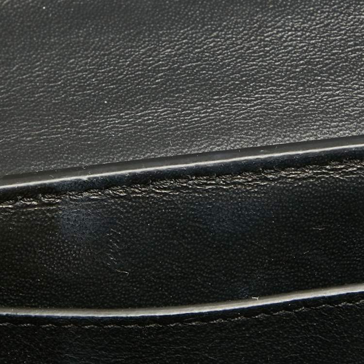 Pre Owned Salvatore Ferragamo Black Leather Vara Bow Shoulder Bag