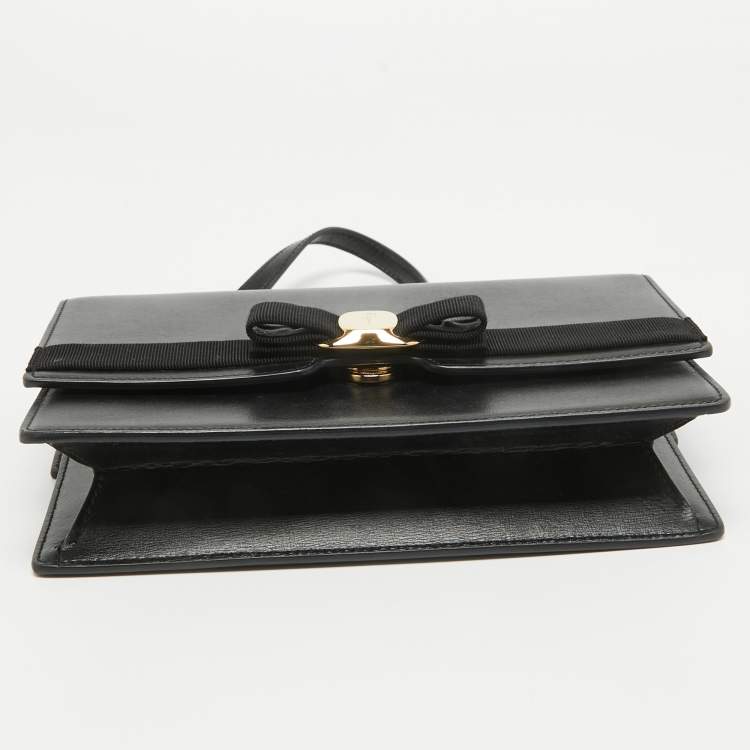 Pre Owned Salvatore Ferragamo Black Leather Vara Bow Shoulder Bag