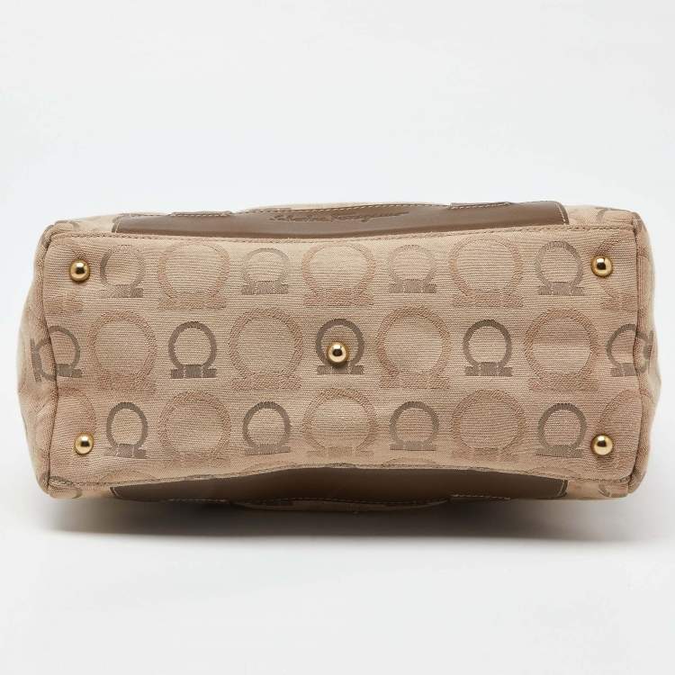 مملوكة مسبقًا Salvatore Ferragamo Beige Signature Canvas and Leather Tote