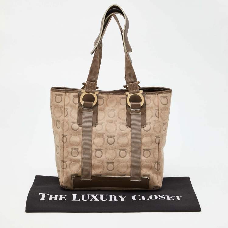 مملوكة مسبقًا Salvatore Ferragamo Beige Signature Canvas and Leather Tote