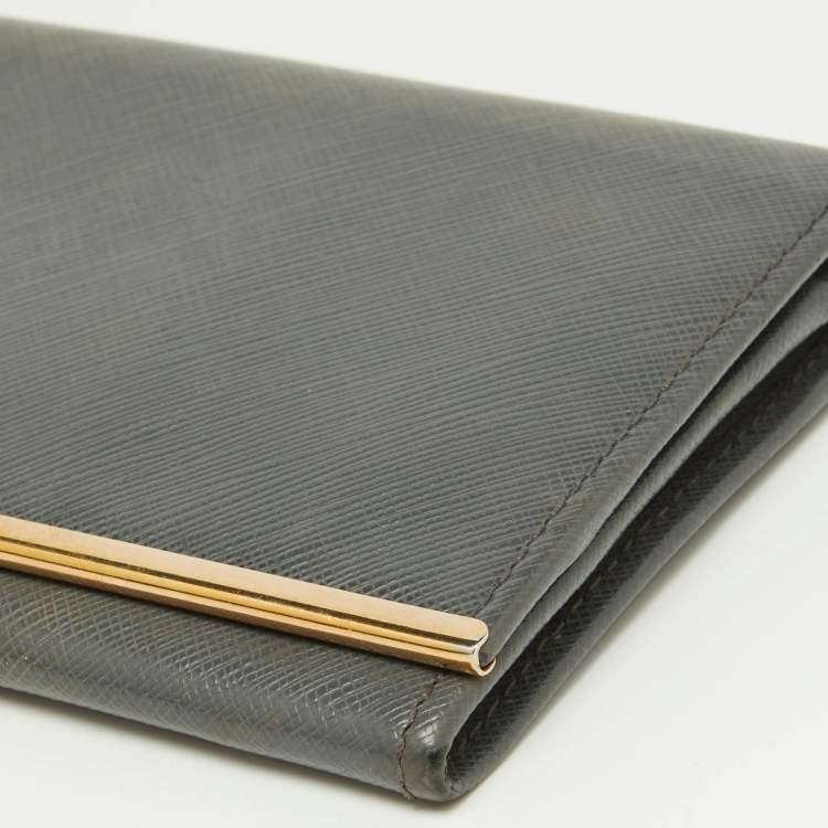Pre Owned Salvatore Ferragamo Grey Leather Gancini Icona Continental Wallet
