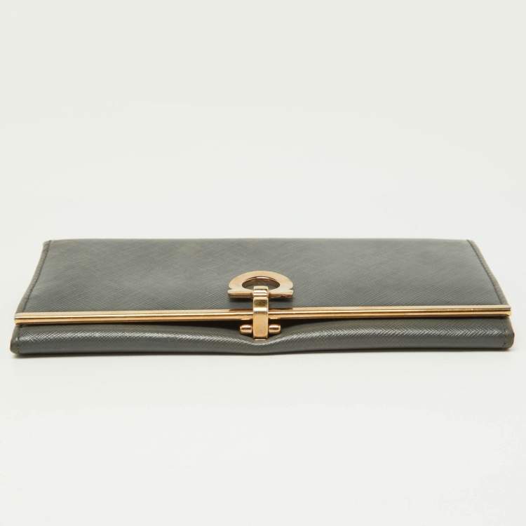 Pre Owned Salvatore Ferragamo Grey Leather Gancini Icona Continental Wallet