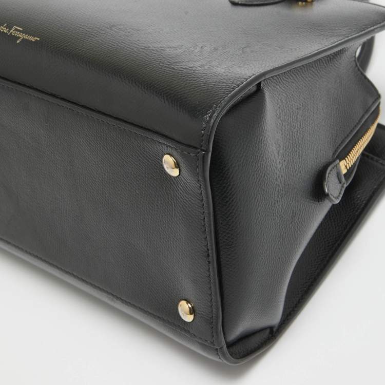 مملوكة مسبقًا Salvatore Ferragamo Black Leather Today Tote