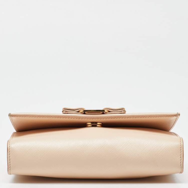 Pre Owned Salvatore Ferragamo Peach Leather Vara Bow Chain Bag
