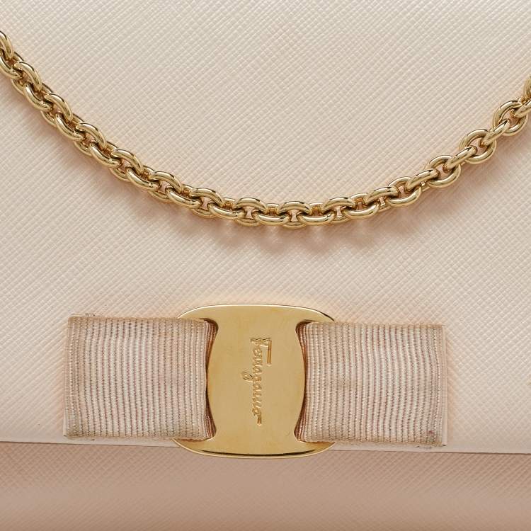 Pre Owned Salvatore Ferragamo Peach Leather Vara Bow Chain Bag
