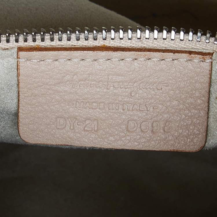 Pre Owned Salvatore Ferragamo Beige Leather Verve Tote