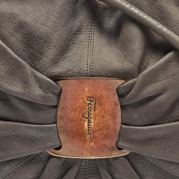 Pre Owned Salvatore Ferragamo Grey Leather Miss Vara Hobo