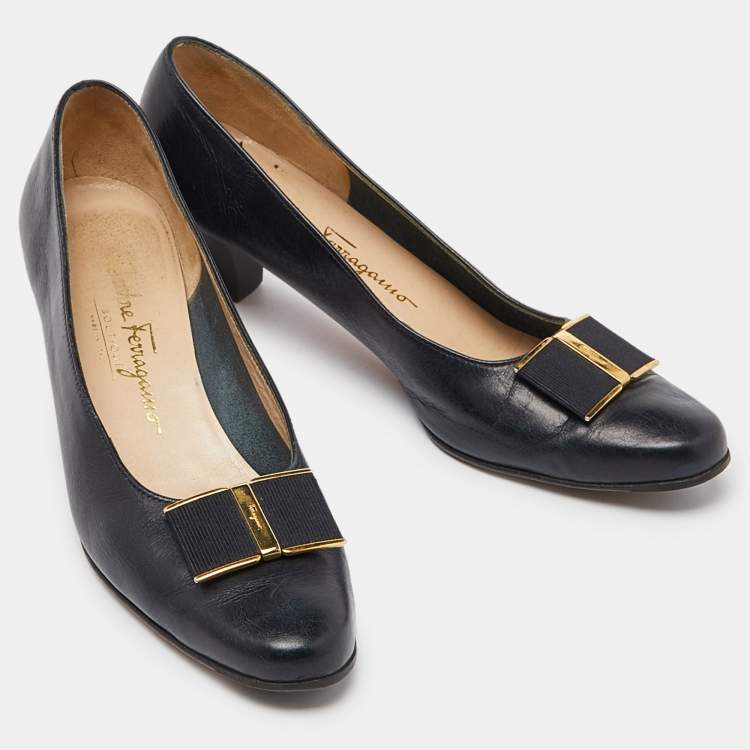 Pre Owned Salvatore Ferragamo Blue Leather Block Heel Pumps Size 38.5
