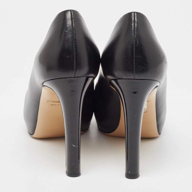 Pre Owned Salvatore Ferragamo Black Leather Round Toe Pumps Size 37.5 