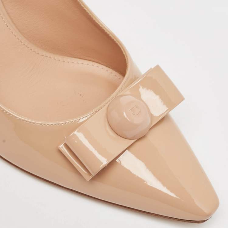 Pre Owned Salvatore Ferragamo Beige Patent Vara Bow  Pumps Size 40.5