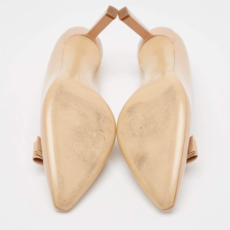 Pre Owned Salvatore Ferragamo Beige Patent Vara Bow  Pumps Size 40.5