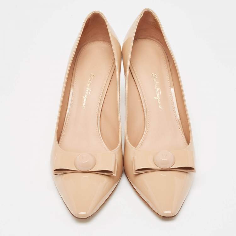 Pre Owned Salvatore Ferragamo Beige Patent Vara Bow  Pumps Size 40.5
