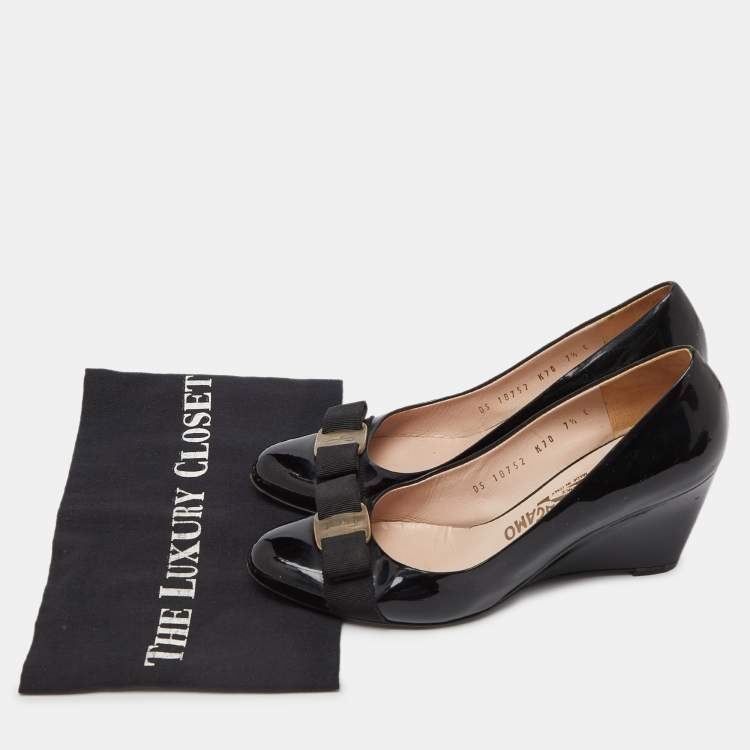 Pre Owned Salvatore Ferragamo Black Patent Leather Vara Bow Wedge Pumps Size 38